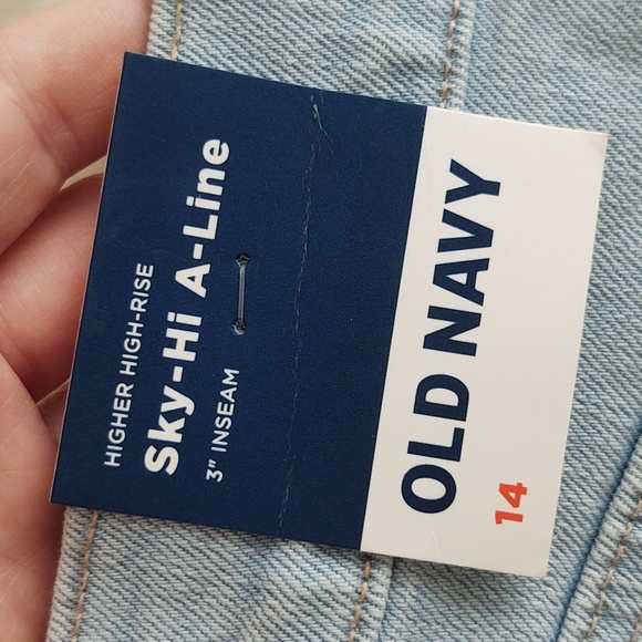 NWT Old Navy Denim Cut Off Shorts Size 14 - Picture 6 of 6